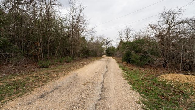 191 Clydesdale DR, Dale, TX 78616