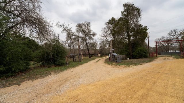 191 Clydesdale DR, Dale, TX 78616