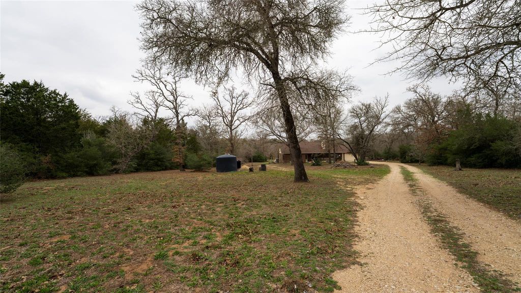 191 Clydesdale DR, Dale, TX 78616