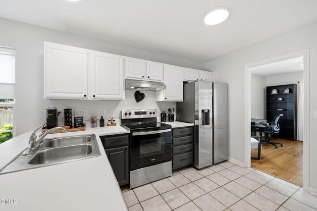 304 Stone Hedge Court, Holly Springs, NC 27540