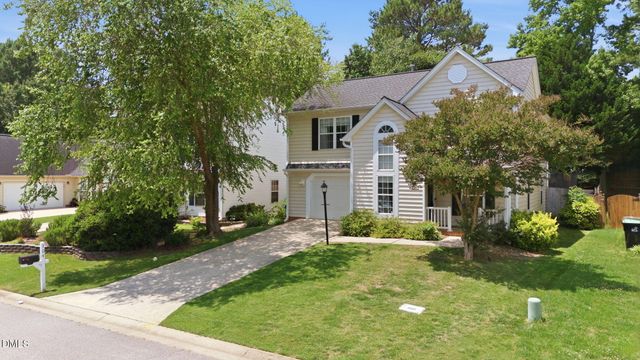 304 Stone Hedge Court, Holly Springs, NC 27540