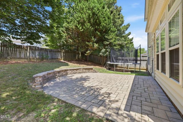 304 Stone Hedge Court, Holly Springs, NC 27540
