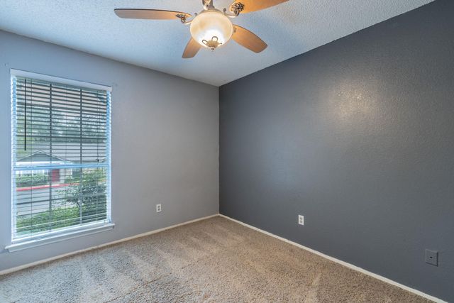 1015 E Yager LN 172, Austin, TX 78753