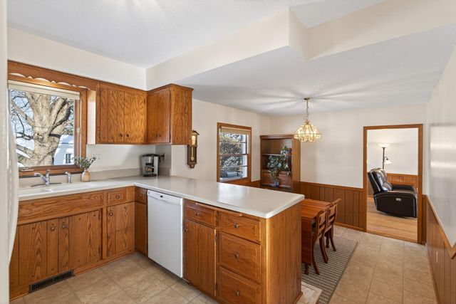 3629 Pilgrim Lane N, Plymouth, MN 55441