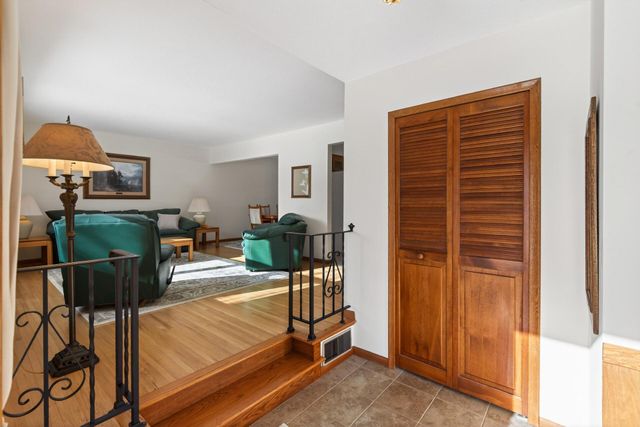 3629 Pilgrim Lane N, Plymouth, MN 55441