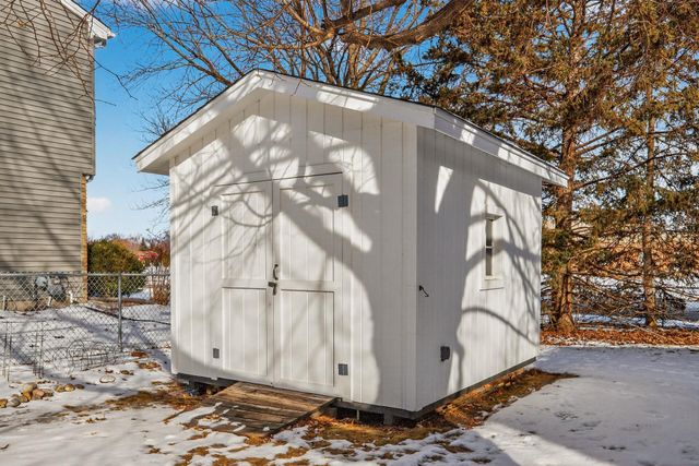 3629 Pilgrim Lane N, Plymouth, MN 55441