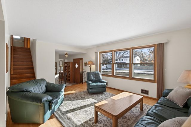 3629 Pilgrim Lane N, Plymouth, MN 55441