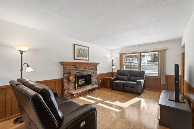 3629 Pilgrim Lane N, Plymouth, MN 55441