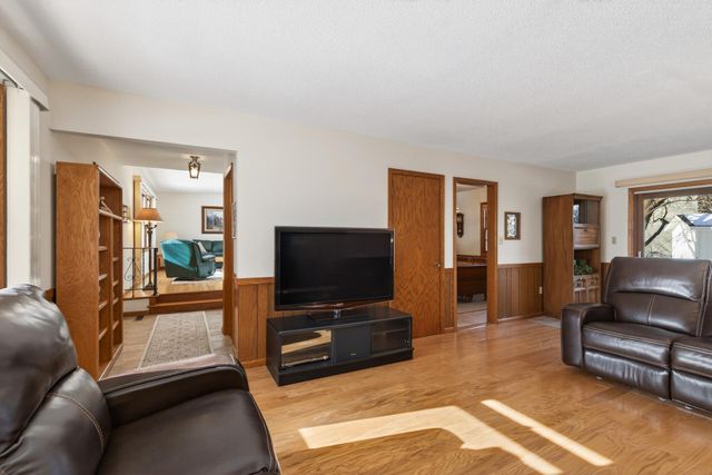 3629 Pilgrim Lane N, Plymouth, MN 55441