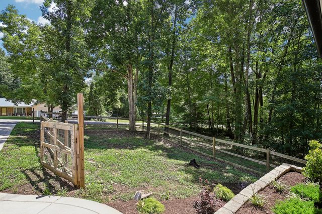 2320 Bearden Rd, Clarksville, TN 37043