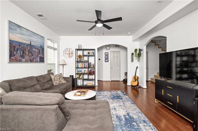 333 Moate CIR, Virginia Beach, VA 23462