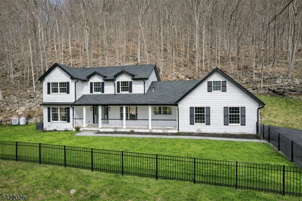 146 Rockaway Rd, Tewksbury Twp., NJ 08833