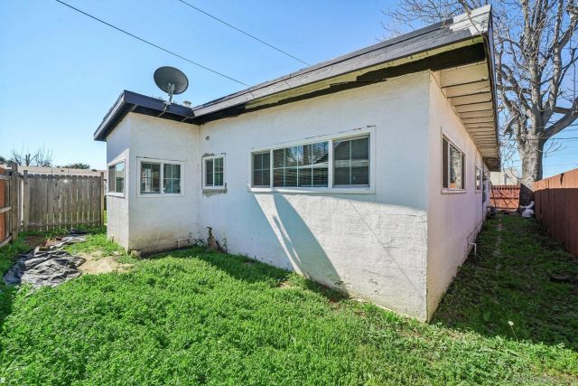 925 Magnolia Ave, Beaumont, CA 92223