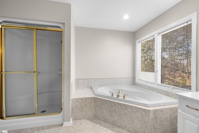 118 Pinnacle Pointe Drive, Seneca, SC 29672