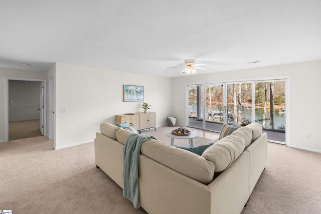 118 Pinnacle Pointe Drive, Seneca, SC 29672