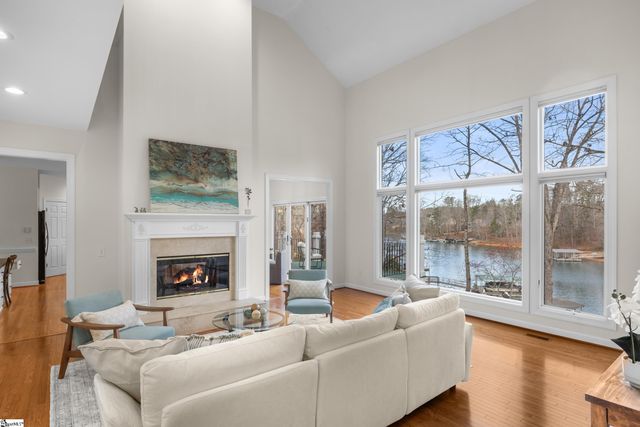 118 Pinnacle Pointe Drive, Seneca, SC 29672