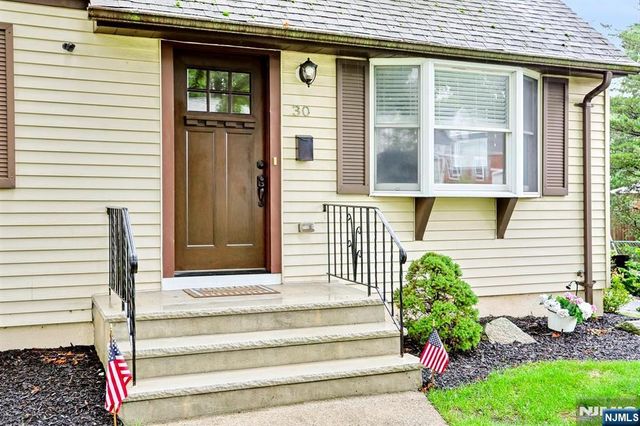 30 Highwood Drive, Dumont, NJ 07628