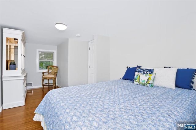 30 Highwood Drive, Dumont, NJ 07628