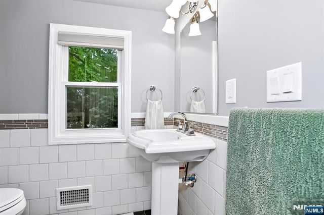 30 Highwood Drive, Dumont, NJ 07628