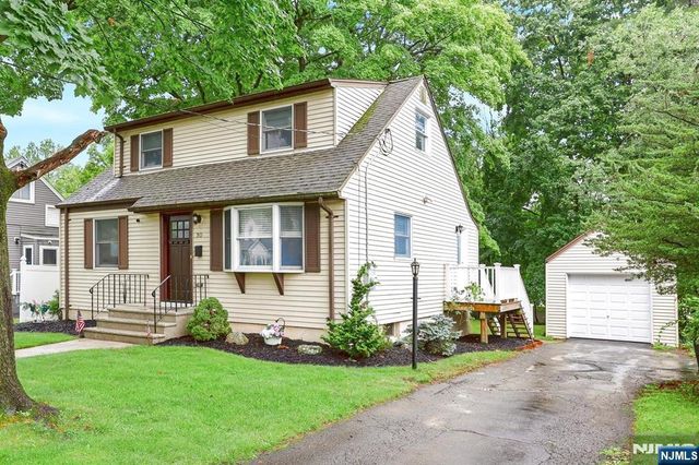 30 Highwood Drive, Dumont, NJ 07628
