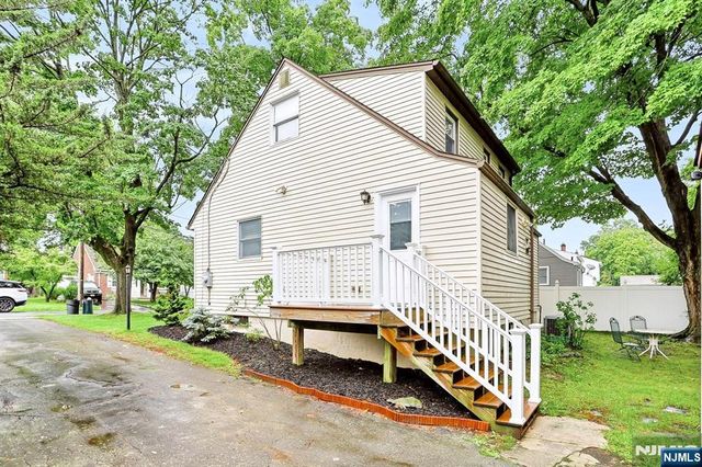 30 Highwood Drive, Dumont, NJ 07628