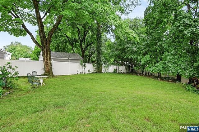 30 Highwood Drive, Dumont, NJ 07628
