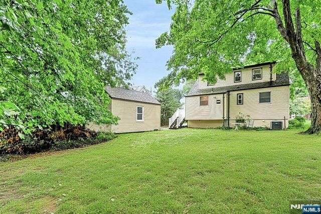 30 Highwood Drive, Dumont, NJ 07628