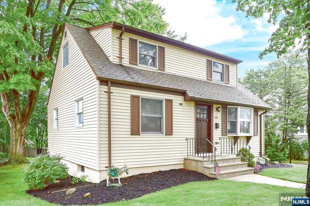 30 Highwood Drive, Dumont, NJ 07628