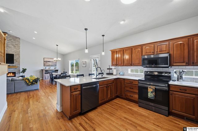 7400 Helen Witt Drive, Lincoln, NE 68512