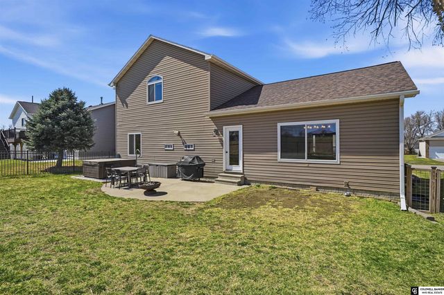 7400 Helen Witt Drive, Lincoln, NE 68512