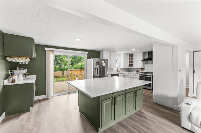 5044 Albany Drive, Columbus, OH 43232