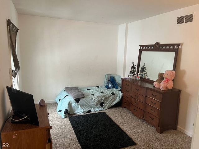 8404 Oaklandon Road, Indianapolis, IN 46236