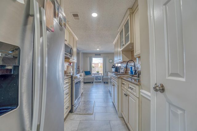 7766 JUNIPER CV E, Memphis, TN 38016