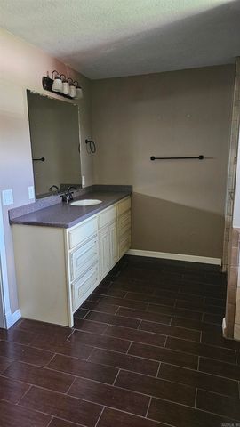 824 E 8th, Rector, AR 72461