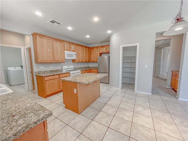 5646 Saint Elias Street, North Las Vegas, NV 89081