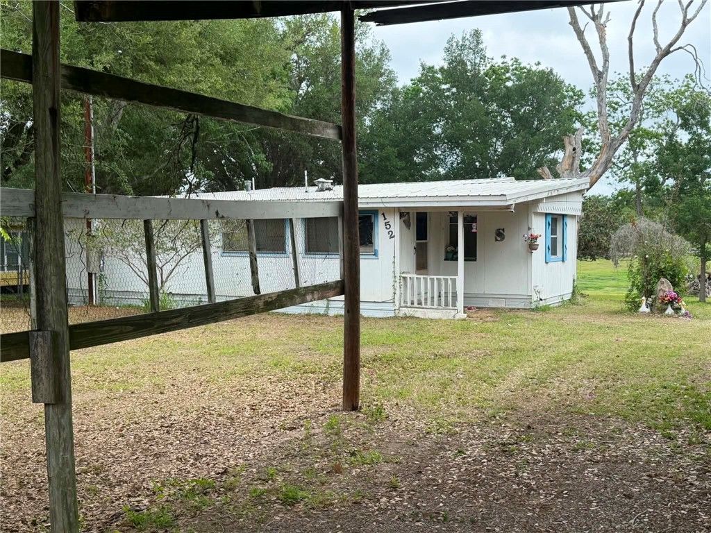 152 E Mustang Arbor, Sandia, TX 78383