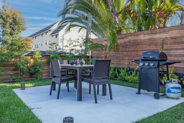 376 378 Acacia Drive, Carlsbad, CA 92008