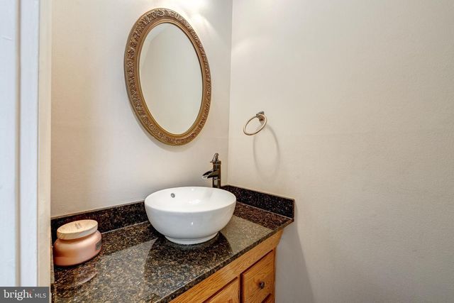 13204 PRESSMONT LN, Fairfax, VA 22033