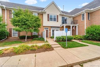 730 Amberly Drive, Waterford Charter Township, MI 48328