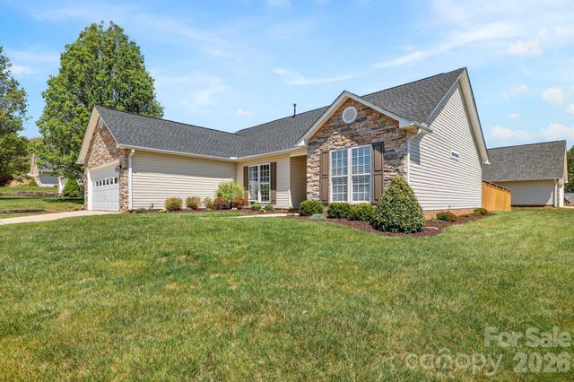 25 Livingston Farm Road, Fletcher, NC 28732