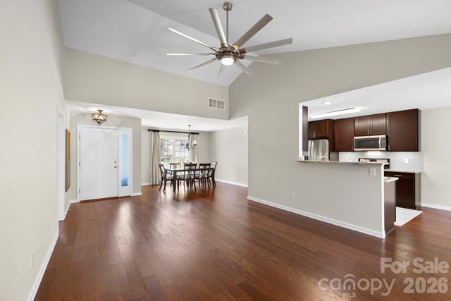 25 Livingston Farm Road, Fletcher, NC 28732
