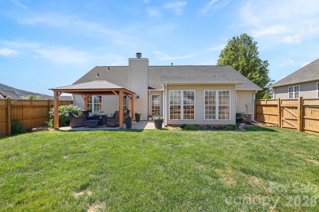 25 Livingston Farm Road, Fletcher, NC 28732