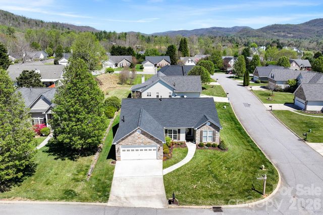 25 Livingston Farm Road, Fletcher, NC 28732