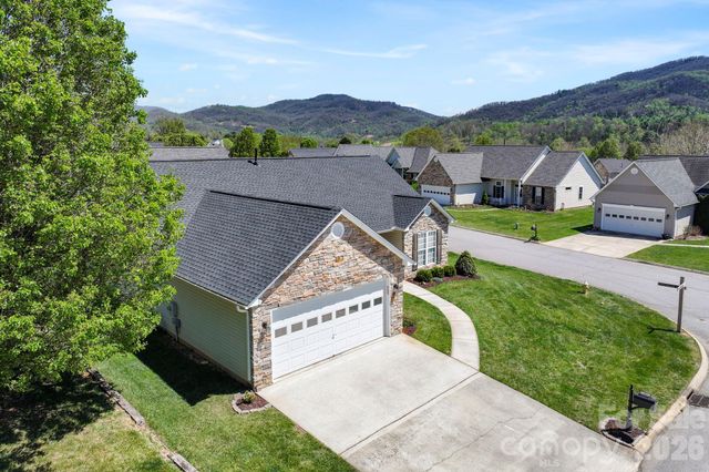 25 Livingston Farm Road, Fletcher, NC 28732