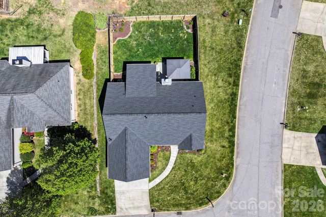 25 Livingston Farm Road, Fletcher, NC 28732