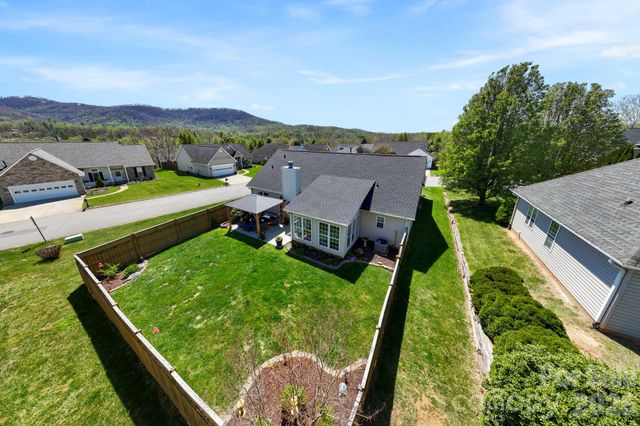 25 Livingston Farm Road, Fletcher, NC 28732
