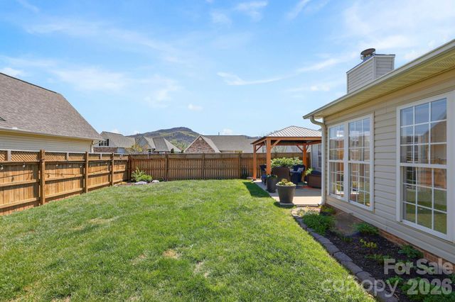25 Livingston Farm Road, Fletcher, NC 28732
