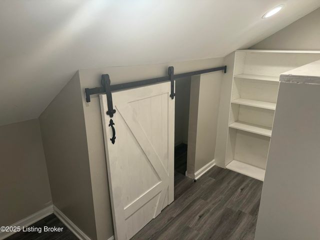 9500 Bayberry Green Ln, Louisville, KY 40291