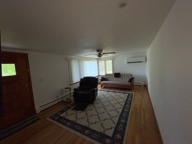 2 Elizabeth Street, Palmer, MA 01069