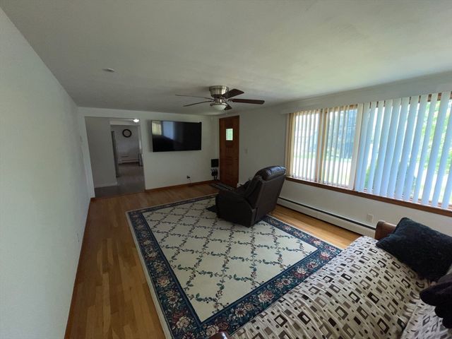 2 Elizabeth Street, Palmer, MA 01069